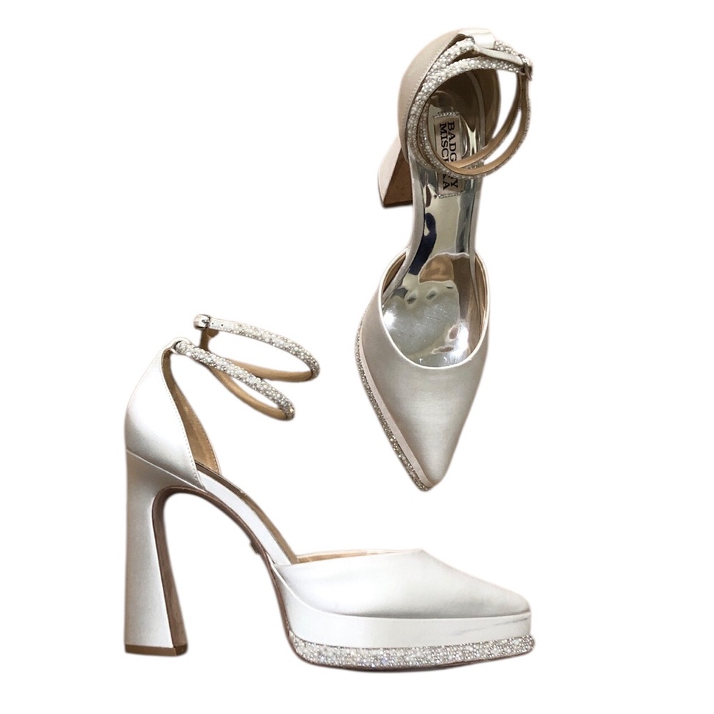 Badgley Mischka Eliana Platform Heels Size 8 Ivory